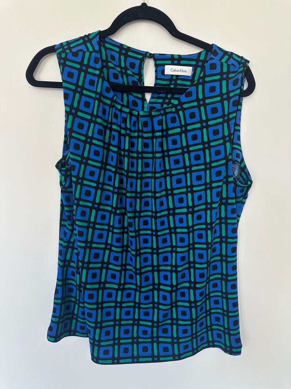 Calvin Klein Blue and Green Geometric Print Sleeveless Keyhole Blouse